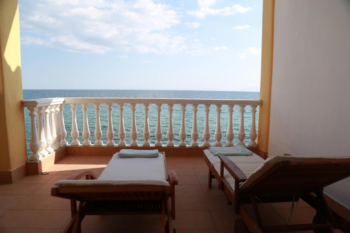 George & Katerina Houses Paralia Dionisiou Extérieur photo