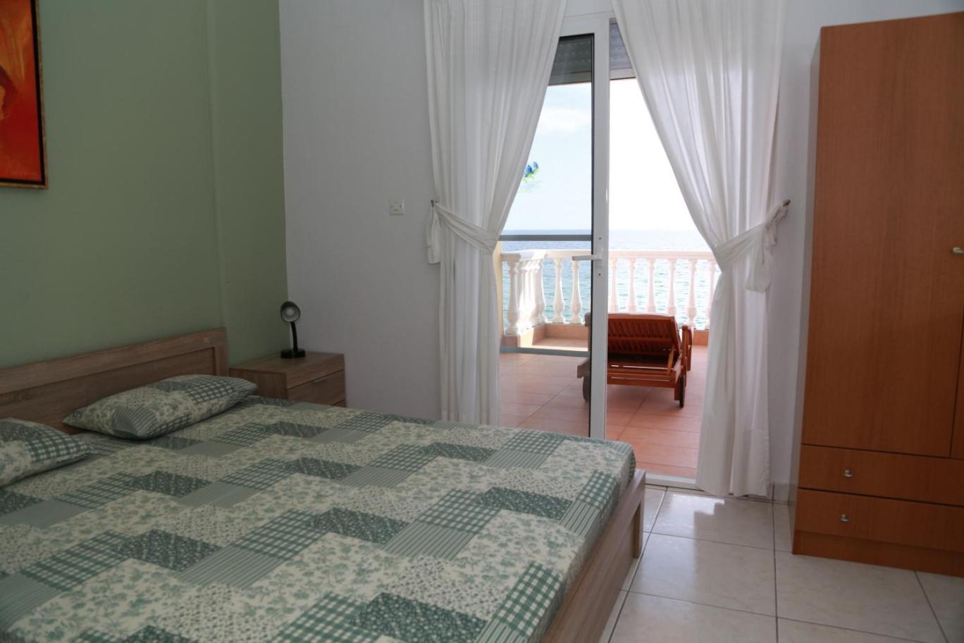 George & Katerina Houses Paralia Dionisiou Extérieur photo